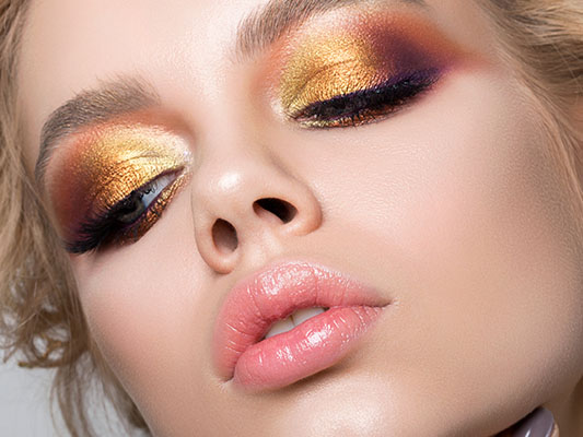 Watery glitter shadow